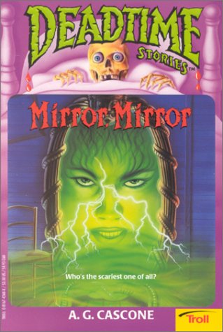 Imagen de archivo de Mirror, Mirror a la venta por Better World Books