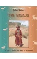 Imagen de archivo de The Navajo (Indian Country) a la venta por Irish Booksellers