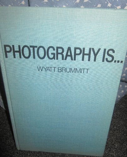 Imagen de archivo de Photography is a la venta por Hawking Books