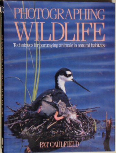 Stock image for Photographing Wildlife for sale by Front Cover Books