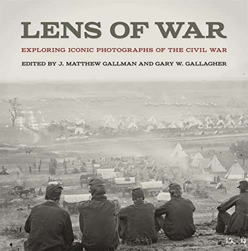 Beispielbild fr Lens of War zum Verkauf von Blackwell's