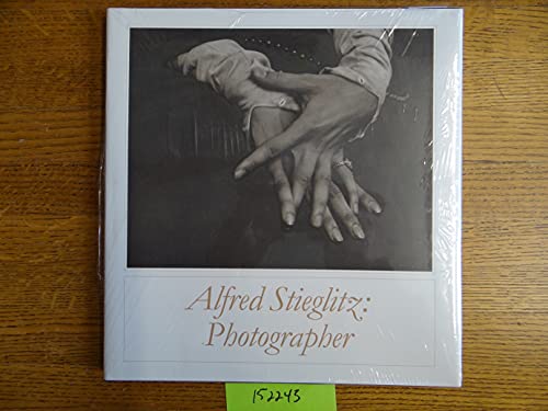 Imagen de archivo de Alfred Stieglitz: Photographer a la venta por ThriftBooks-Atlanta