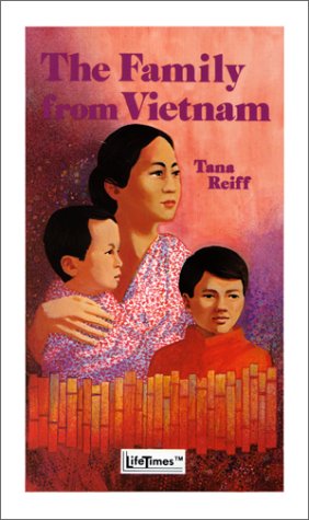 Imagen de archivo de Tha Family from Vietnam (Pacemaker LifeLine Book) a la venta por Gulf Coast Books