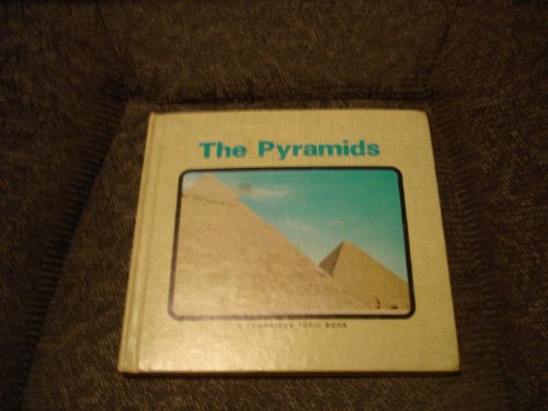 9780822512097: The Pyramids (Cambridge Topic Book)