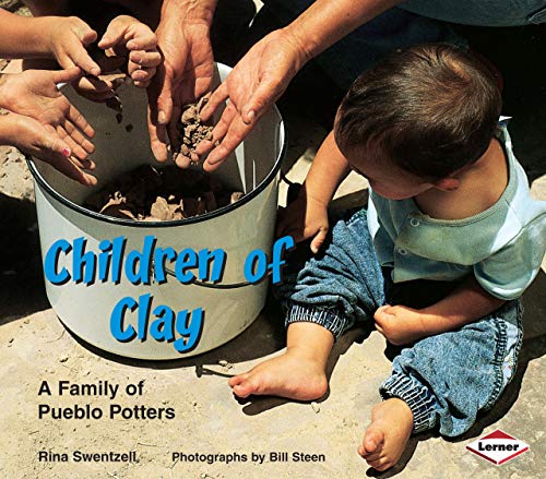 Imagen de archivo de CHILDREN OF CLAY: A Family of Pueblo Potters (We Are Still Here) a la venta por Antiquariat Armebooks