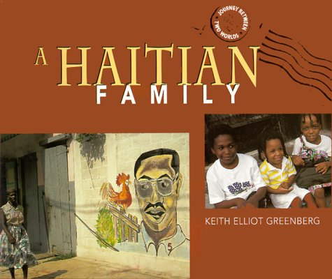 9780822597766: A Haitian Family (Journey Between Two Worlds)