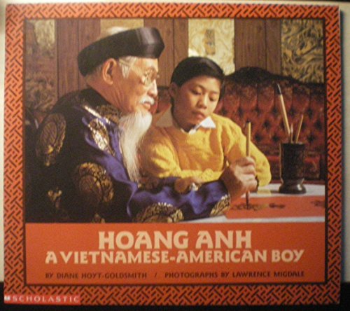 Imagen de archivo de HOANG ANH A Vietnamese-American Boy a la venta por marvin granlund