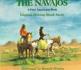 Imagen de archivo de The Navajos a la venta por Better World Books