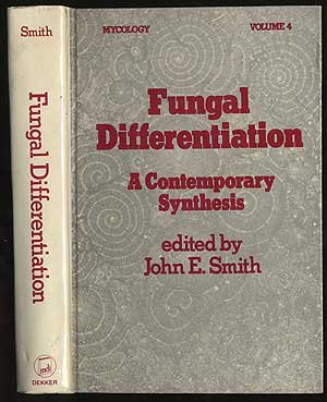 Stock image for Fungal Differentiation: A Contemporary Synthesis (Mycology) for sale by Ammareal