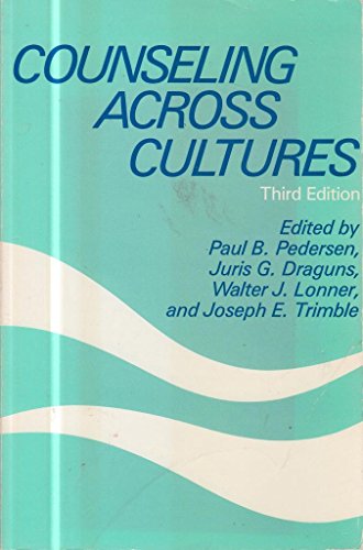 Imagen de archivo de Counseling Across Cultures a la venta por Better World Books