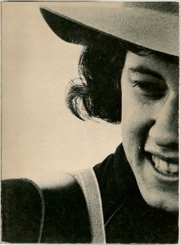 Imagen de archivo de This is the Arlo Guthrie book. a la venta por Versandantiquariat Lange
