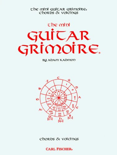Imagen de archivo de GT7 - The Mini Guitar Grimoire- Chords & Voicings (GUITARE) a la venta por Book Deals