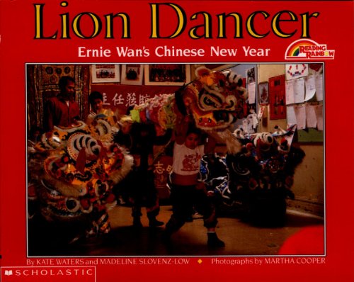 Beispielbild fr Lion Dancer : Ernie Wan's Chinese New Year zum Verkauf von Better World Books