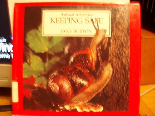 Imagen de archivo de Keeping Safe (Animal Activities series) a la venta por Carol's Cache