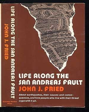 Imagen de archivo de Life along the San Andreas fault a la venta por Irish Booksellers