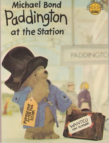 9780843107357: Paddington at the Station