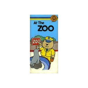 Beispielbild fr Animal Pals At Zoo zum Verkauf von Your Online Bookstore