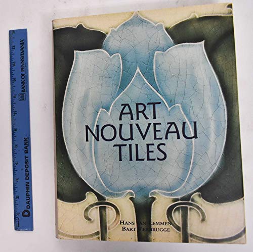 Imagen de archivo de Art Nouveau Tiles a la venta por Books Unplugged