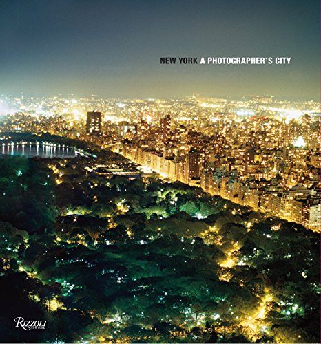 Beispielbild fr New York: A Photographer's City zum Verkauf von Better World Books