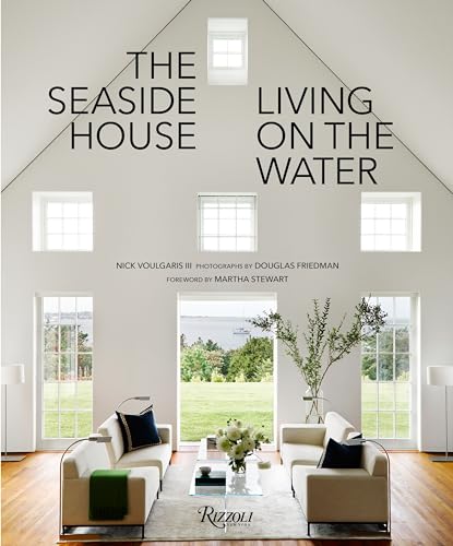 Stock image for The Seaside House: Living on the Water for sale by Ergodebooks