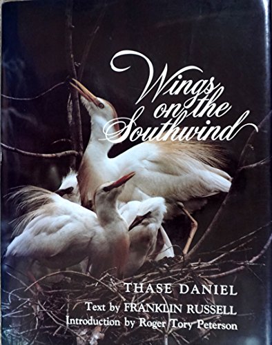 Imagen de archivo de Wings on the Southwind : Birds and Creatures of the Southern Wetlands a la venta por Better World Books: West