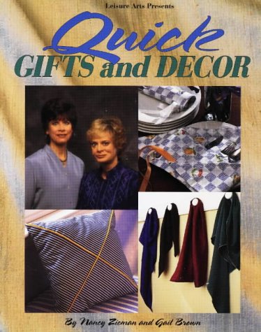 Beispielbild fr Quick Gifts and D�cor (Sewing with Nancy) zum Verkauf von Wonder Book