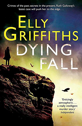 Stock image for A Dying Fall: A spooky, gripping read for Halloween (Dr Ruth Galloway Mysteries 5) (The Dr Ruth Galloway Mysteries) for sale by WorldofBooks