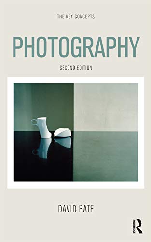 9780857854926: Photography: The Key Concepts