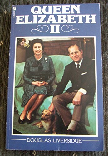 Imagen de archivo de Queen Elizabeth II : The British Monarchy Today a la venta por Kennys Bookstore