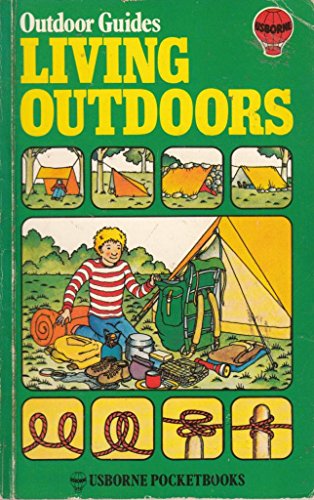 Imagen de archivo de Living Outdoors a la venta por Goldstone Books