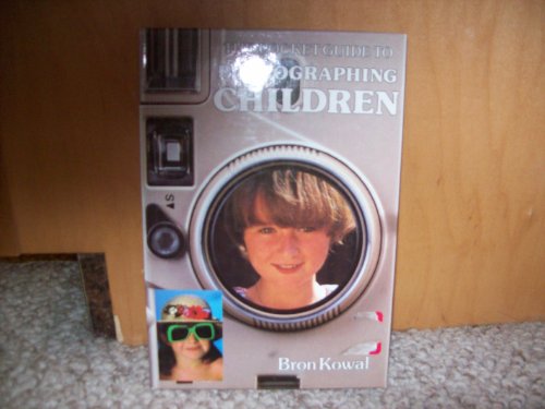 Imagen de archivo de The Pocket Guide to Photographing Children a la venta por HPB-Ruby