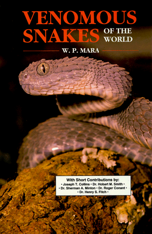 9780866225229: Venomous Snakes of the World