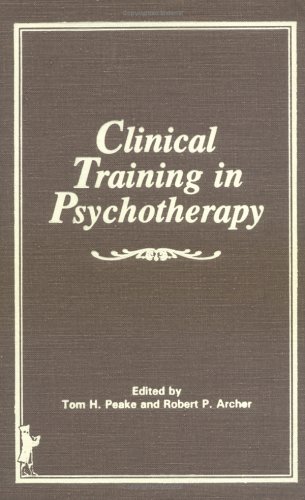 Imagen de archivo de Clinical Training in Psychotherapy a la venta por Mythos Center Books
