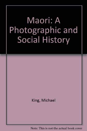 9780868634036: Maori: A Photographic and Social History