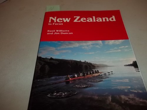 Imagen de archivo de New Zealand In Focus a la venta por Wonder Book