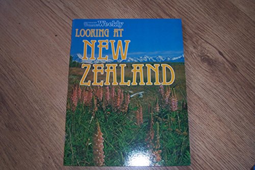 Beispielbild fr Looking at New Zealand zum Verkauf von Book Express (NZ)