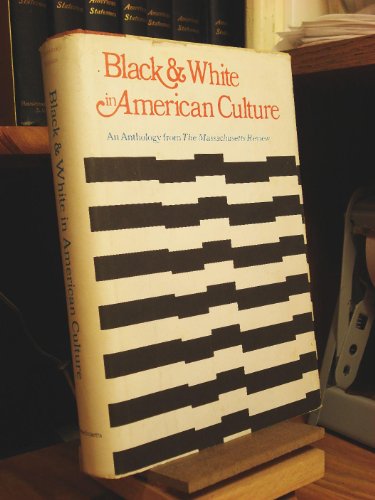9780870230462: Black and White in America: Anthology from the "Massachusetts Review" [Idioma Ingls]