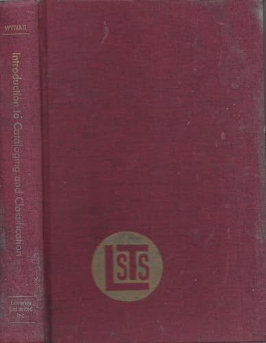 Imagen de archivo de Introduction to Cataloging and Classification a la venta por Better World Books