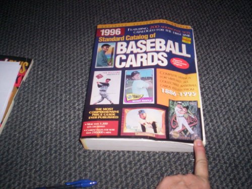 Beispielbild fr Standard Catalog of Baseball Cards zum Verkauf von ThriftBooks-Atlanta