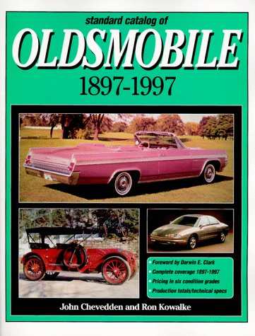 Imagen de archivo de Standard Catalog of Oldsmobile 1897-1997 (Automotive History and Personalities) a la venta por Bookensteins