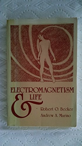 9780873955614: Electromagnetism and Life