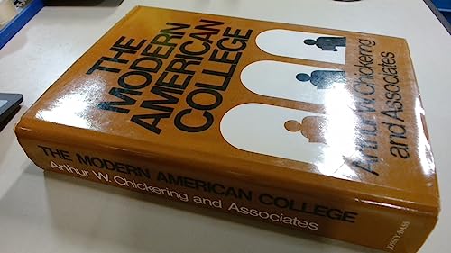 Beispielbild fr The Modern American College : Responding to the New Realities of Diverse Students and a Changing Society zum Verkauf von Better World Books