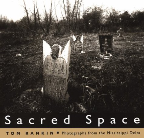 9780878056415: Sacred Space: Photographs from the Mississippi Delta