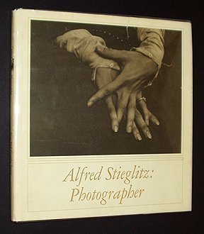 Imagen de archivo de Alfred Stieglitz : Photographer a la venta por Better World Books