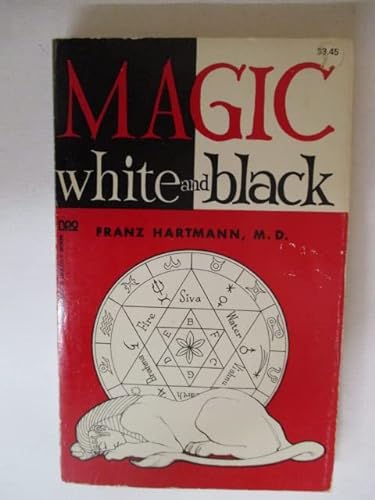9780878770038: Magic: Black and White