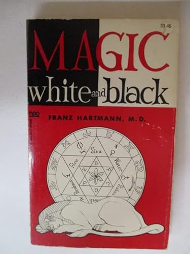 9780878770038: Magic: Black and White