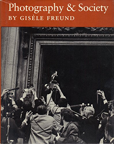 Beispielbild fr Photography and Society (English and French Edition) zum Verkauf von HPB Inc.