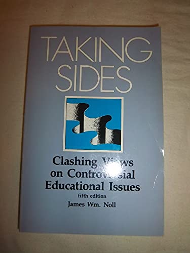 Imagen de archivo de Clashing Views on Controversial Educational Issues a la venta por Better World Books