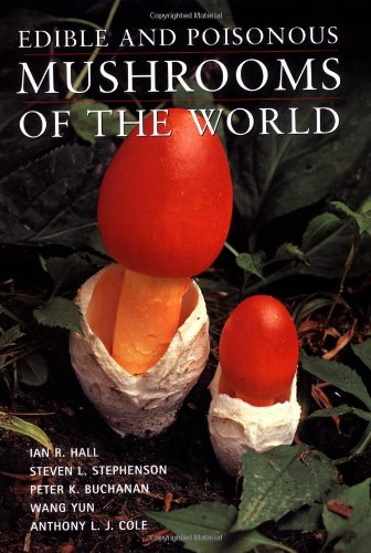 Stock image for Edible and Poisonous Mushrooms of the World for sale by Half Price Books Inc.
