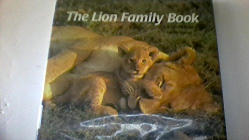 9780887080708: The Lion Family Book (Animal Family S.)